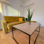 Ground Floor Flat On Bath Road!
