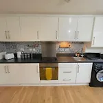 Ground Floor Flat On Bath Road!